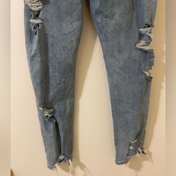American Eagle High Waist Distressed Jeans with Frayed Bottom. - Picture 6 of 6